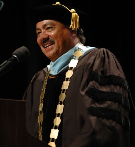 Larry Calderon