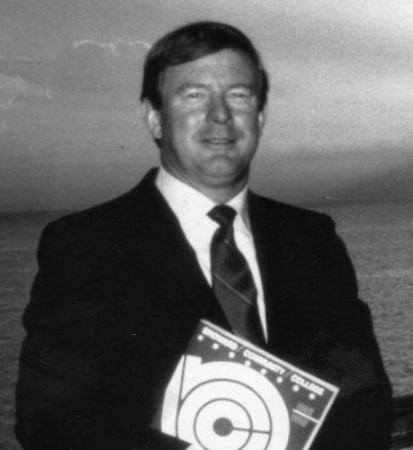 Willis Holcombe